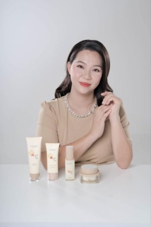Black Ginseng Tone Up Sunscreen SPF 50 pa++++ - Image 9