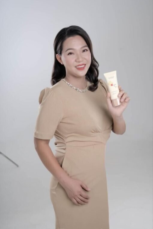 Black Ginseng Tone Up Sunscreen SPF 50 pa++++ - Image 11