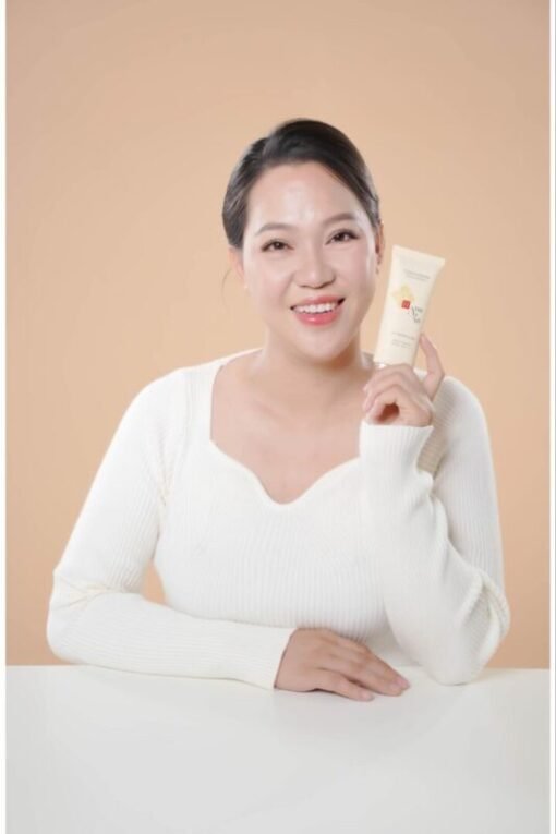 Black Ginseng Tone Up Sunscreen SPF 50 pa++++ - Image 12